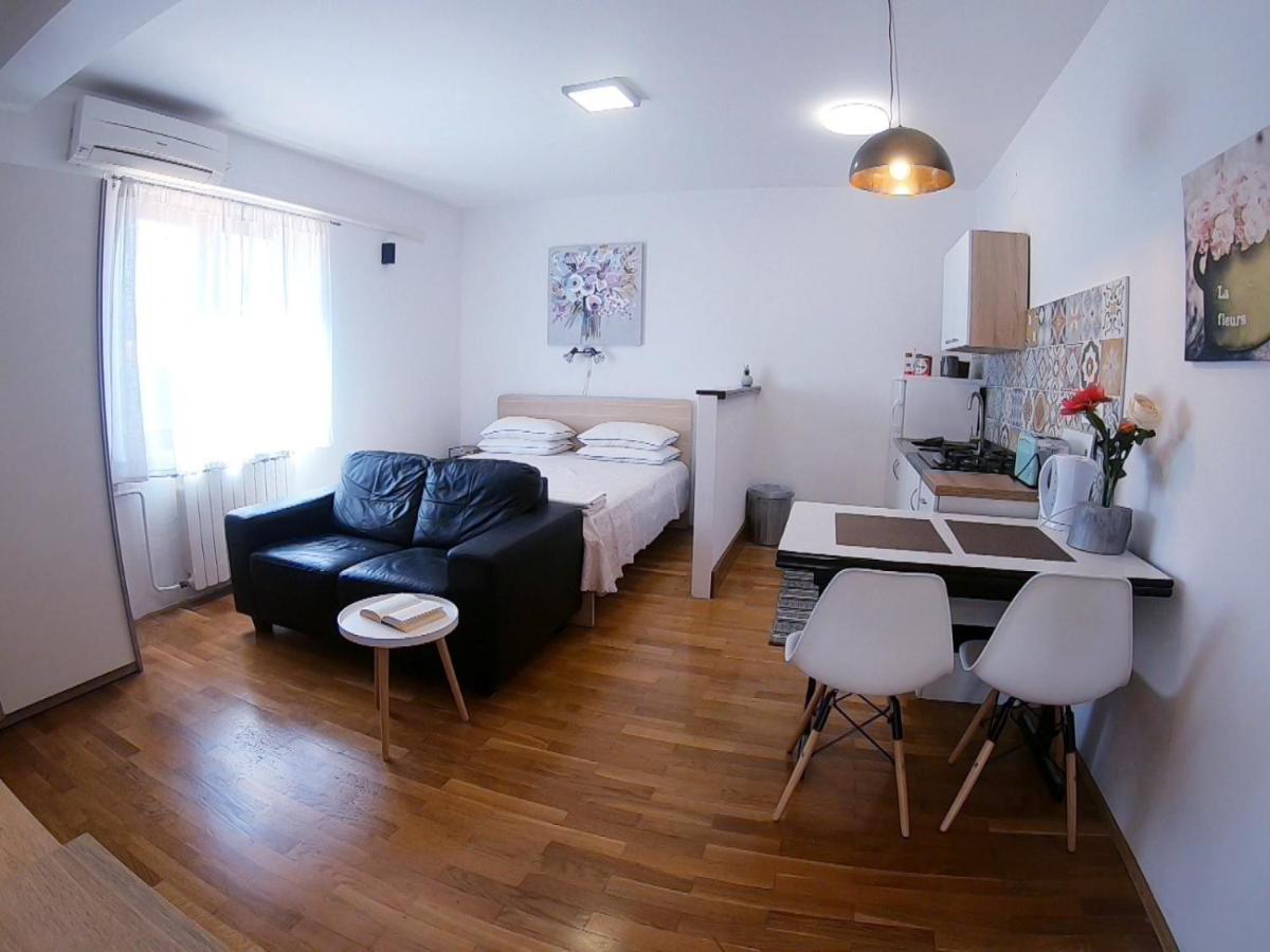 Apartments Josipa Porec Esterno foto